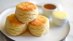 How to Make Fluffy Biscuits in 30 Minutes