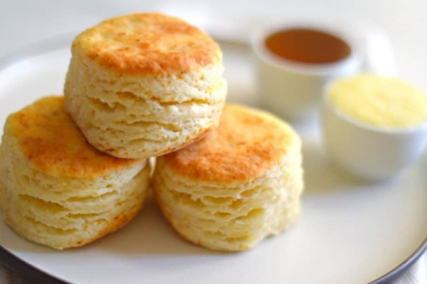 How to Make Fluffy Biscuits in 30 Minutes