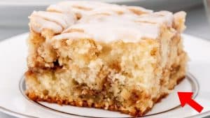 Soft and Fluffy Cinnamon Roll Cake