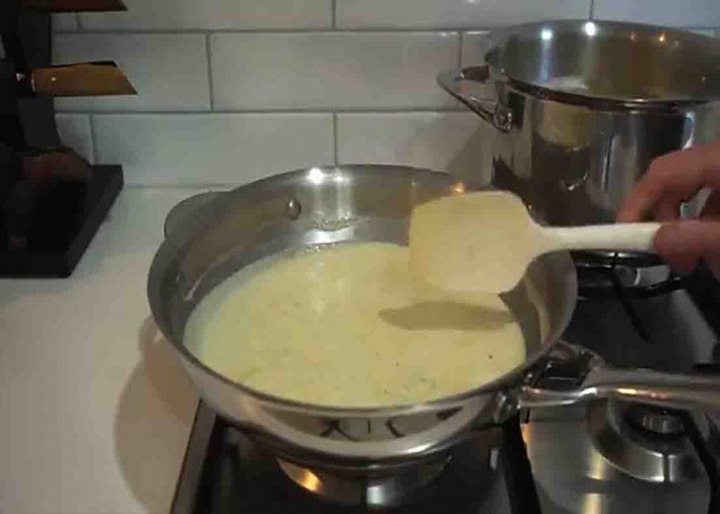 Making the sauce for the garlic lemon pasta