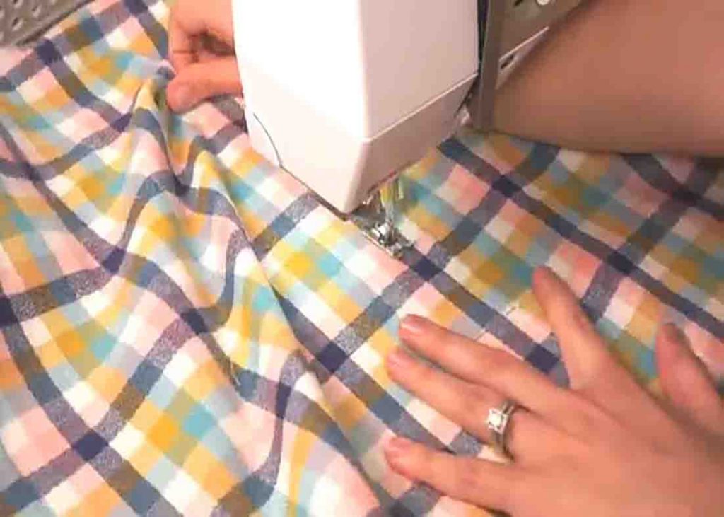 Sewing the flannel throw blanket