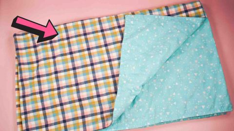 DIY Easy Flannel Throw Blanket Tutorial | DIY Joy Projects and Crafts Ideas