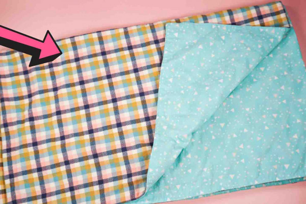 DIY Easy Flannel Throw Blanket Tutorial