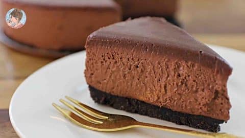 No-Bake Chocolate Cheesecake Recipe | DIY Joy Projects and Crafts Ideas