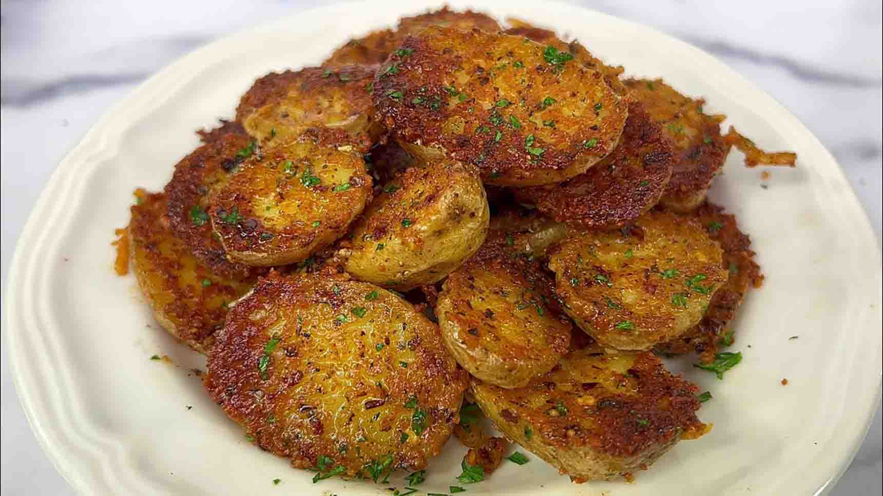 Parmesan Crusted Potatoes Recipe | DIY Joy Projects and Crafts Ideas