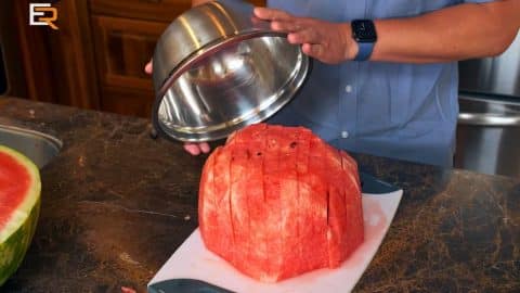 Best and Easiest Way to Cut a Watermelon | DIY Joy Projects and Crafts Ideas