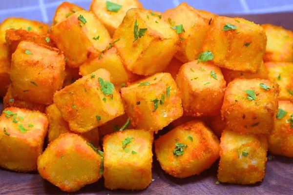 Easy 3-Ingredient Cheesy potato cubes Recipe
