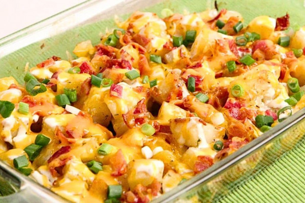 Easy & Cheesy Bacon Ranch Potato Casserole Recipe