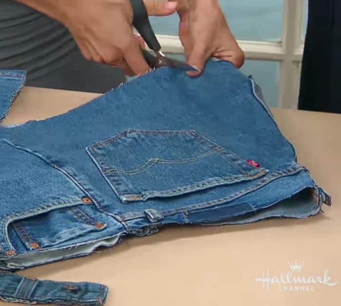 How to Upcycle Old Jeans Into a DIY Denim Fanny Pack