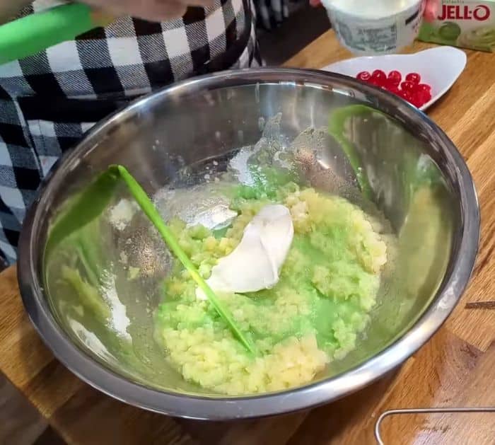 Easy to Make Vintage 1970s Watergate Salad