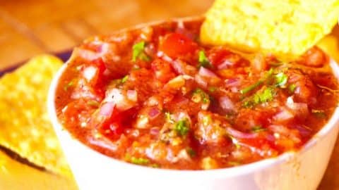 Mexican Restaurant-Style Salsa Recipe | DIY Joy Projects and Crafts Ideas