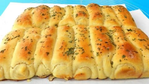 Mozzarella Cheese Dinner Rolls | DIY Joy Projects and Crafts Ideas