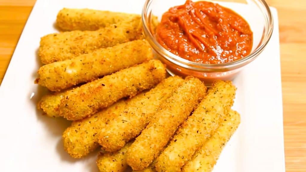 Restaurant-Style Mozzarella Sticks Recipe