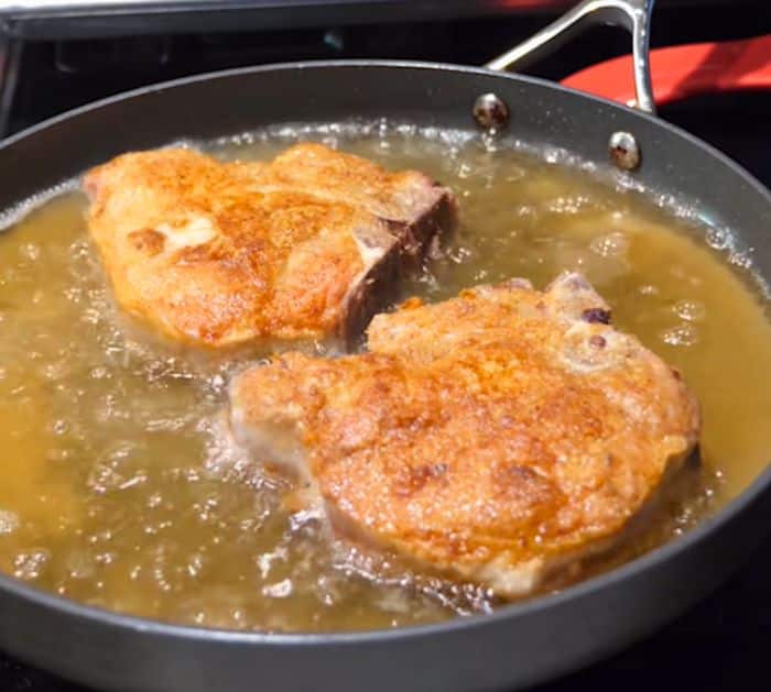 Smothered Pork Chops and Gravy Ingredients