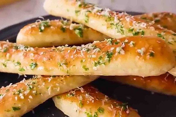 Easy Breadsticks Recipe