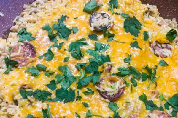 One-Skillet Smoked Sausage and Cheesy Rice