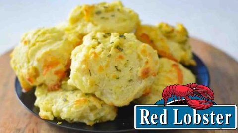 Red Lobster Copycat Cheddar Bay Biscuits Recipe | DIY Joy Projects and Crafts Ideas