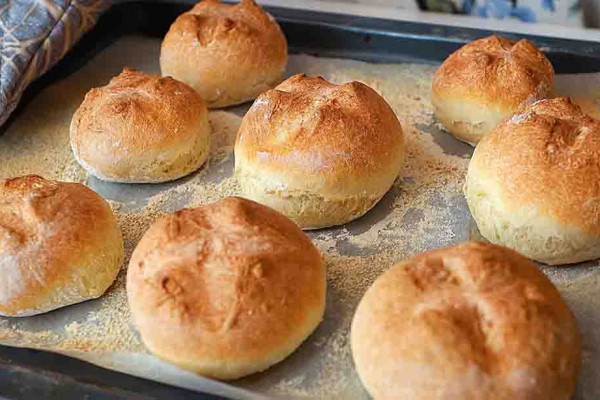 5-Ingredient No-Knead Crusty Buns Recipe