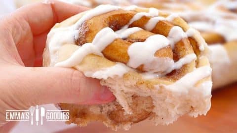 Best Homemade Fluffy Cinnamon Rolls | DIY Joy Projects and Crafts Ideas