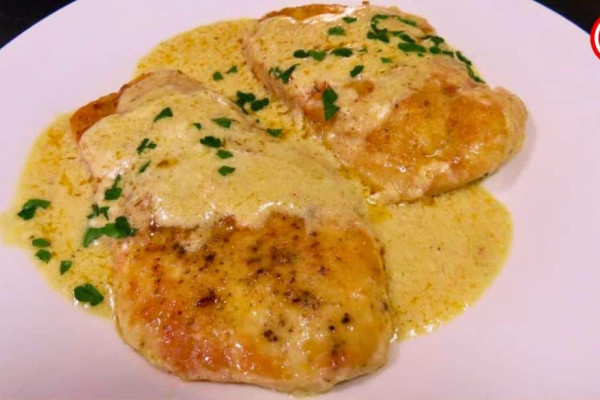 Easy Creamy Garlic Chicken Recipe