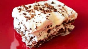 Easy No-Bake 3-Ingredient Chocolate Icebox Cake Recipe