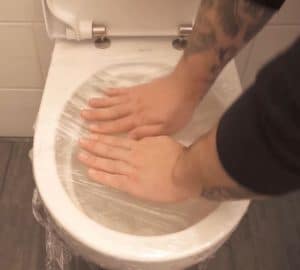Easy Trick to Unclog Your Toilet With Cling Wrap - DIY Joy