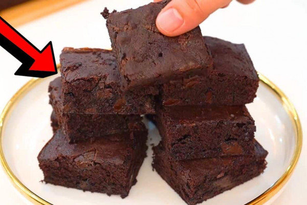 Fudgy & Chewy Condensed Milk Brownies Recipe