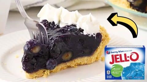 Super Easy & Refreshing Blueberry Jell-O Pie Recipe | DIY Joy Projects and Crafts Ideas