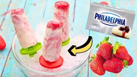 Super Easy Strawberry Cheesecake Popsicles Recipe | DIY Joy Projects and Crafts Ideas