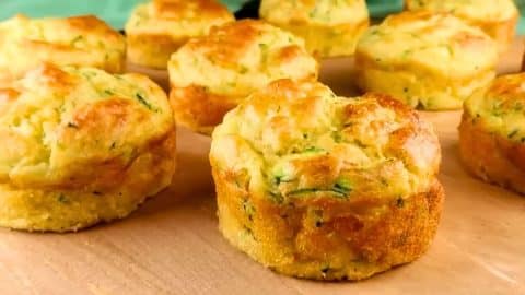 Zucchini and Cheese Breakfast Muffins | DIY Joy Projects and Crafts Ideas
