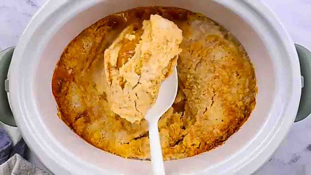 Crockpot Peach Cobbler Recipe | DIY Joy Projects and Crafts Ideas