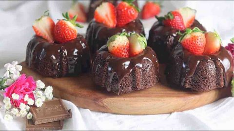 Mini Double Chocolate Bundt Cakes | DIY Joy Projects and Crafts Ideas