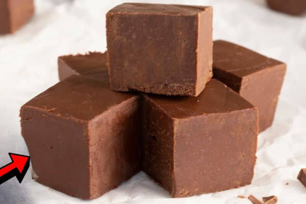 6-Ingredient Chocolate Fudge Recipe