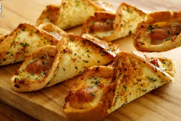 Crispy Garlic Butter Sausage Toast