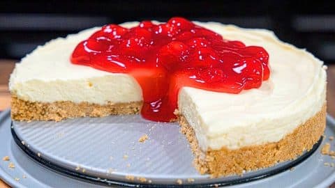 Easy No-Bake Cherry Cheesecake Recipe | DIY Joy Projects and Crafts Ideas