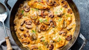 Skillet Chicken & Mushroom Wine Sauce Recipe