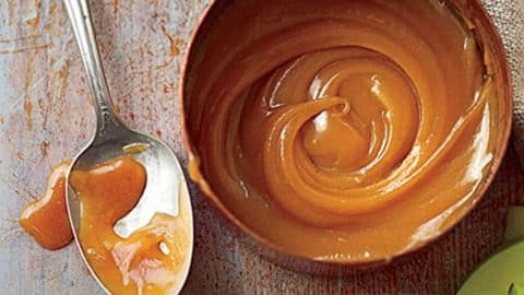 The Perfect Way to Make Homemade Caramel | DIY Joy Projects and Crafts Ideas