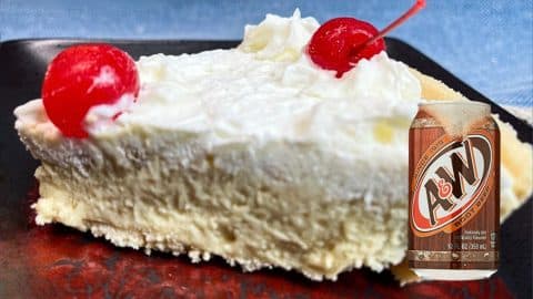 6-Ingredient No-Bake Root Beer Float Pie Recipe | DIY Joy Projects and Crafts Ideas