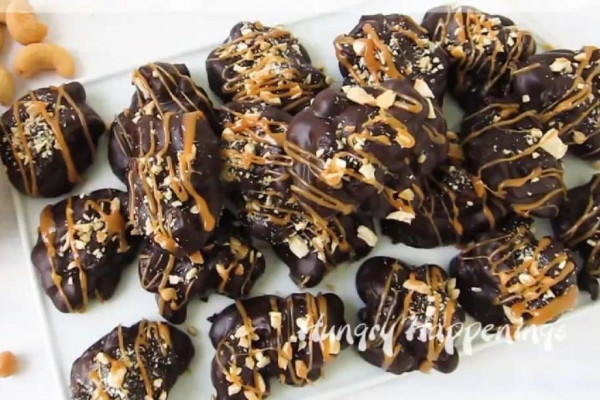 Easy Chocolate Caramel Clusters Recipe
