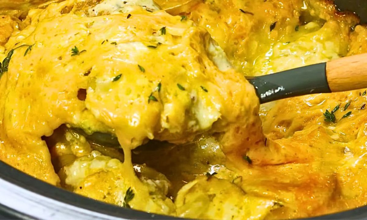 https://diyjoy.com/wp-content/uploads/2023/10/Easy-Creamy-Scalloped-Potatoes-Crockpot-Recipe-1200x720.jpg