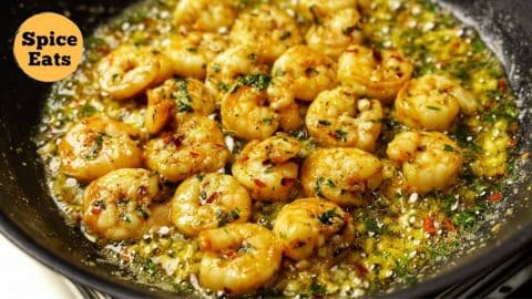Easy Skillet Garlic Butter Shrimp Recipe | DIY Joy Projects and Crafts Ideas