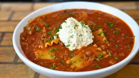 Easy and Delicious Lasagna Soup | DIY Joy Projects and Crafts Ideas