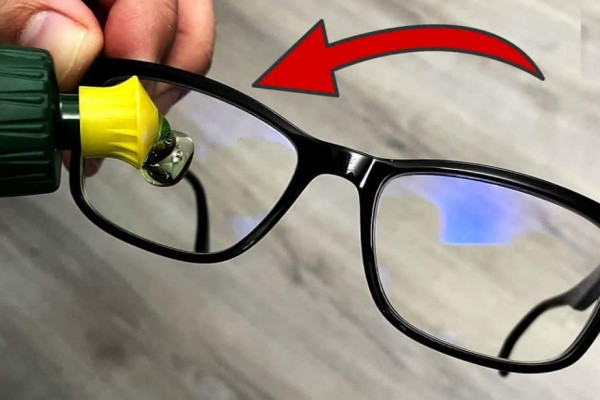 How to Clean Eyeglasses and Make Them Fog-Proof