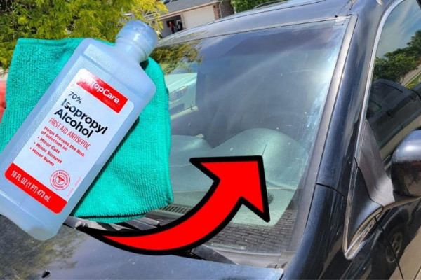 How to Make Your Windshield Clear Using Alcohol