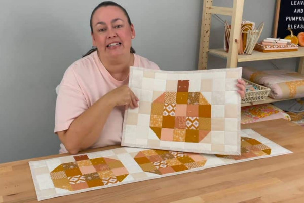 How to Make a Quilted Pumpkin Table Runner