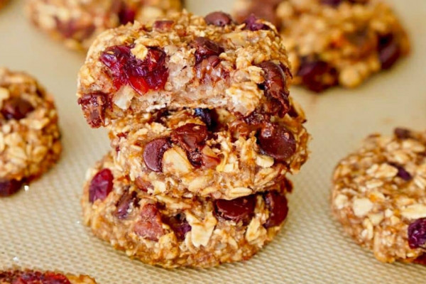 Quick and Easy Banana Oatmeal Cookies