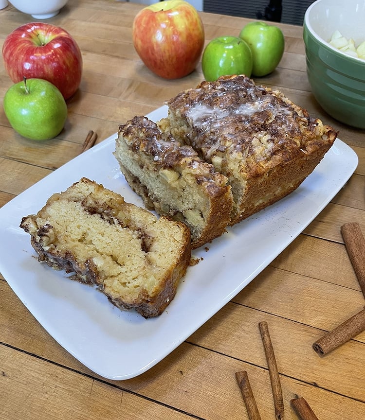 Cinnamon Farmhouse Apple Bread Recipe and Instructions