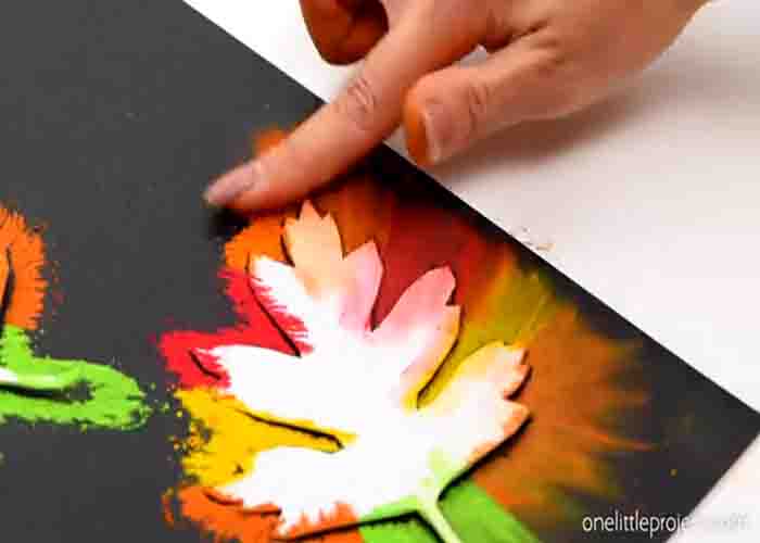 Fall Leaf Chalk Pastel Art Project – Projects with Kids