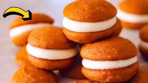 Easy Pumpkin Whoopie Pies Recipe | DIY Joy Projects and Crafts Ideas