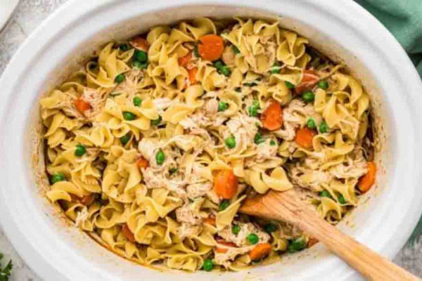 Slow Cooker Chicken & Noodles Recipe
